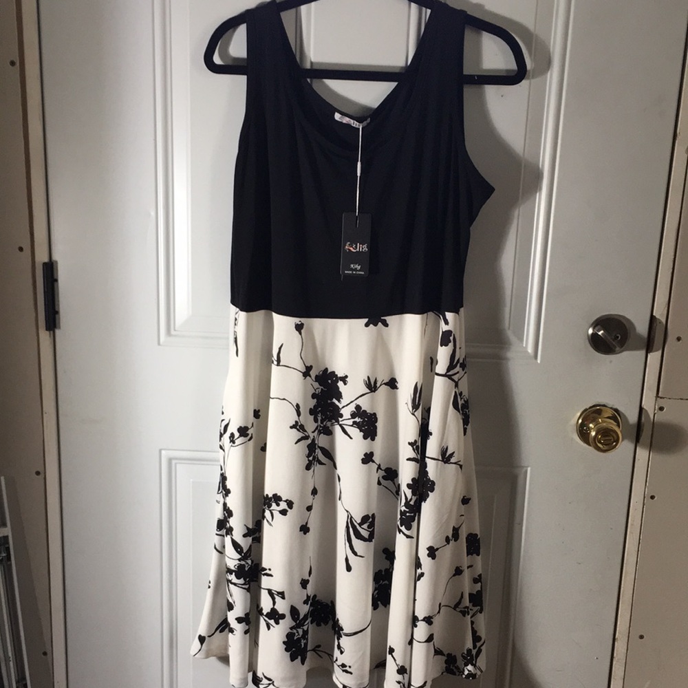 Lig black & white sleeveless tank style dress with pockets size XL